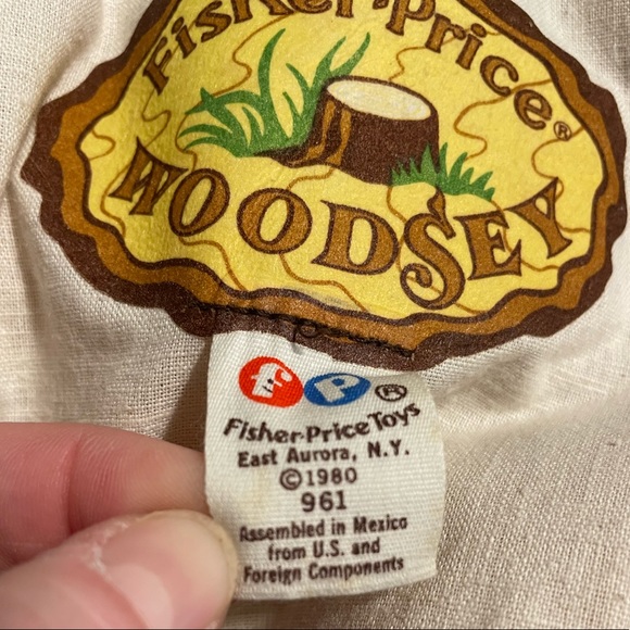 VTG 1980 Fisher-Price ‘Woodsey’ plush tree trunk house/carrying case toy - Picture 7 of 13